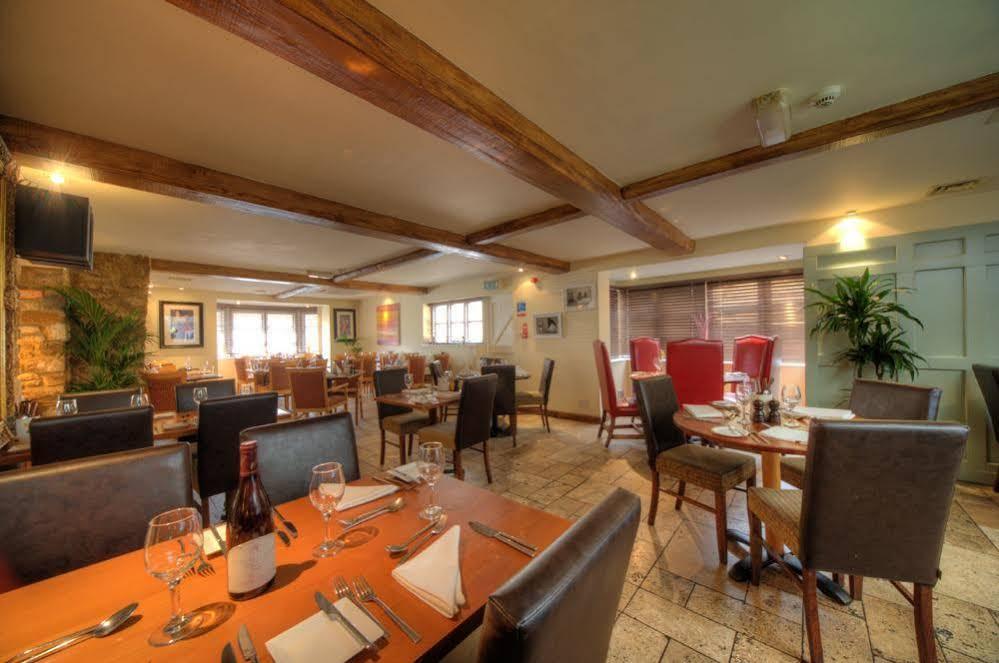 The Deddington Arms Hotel Exterior foto